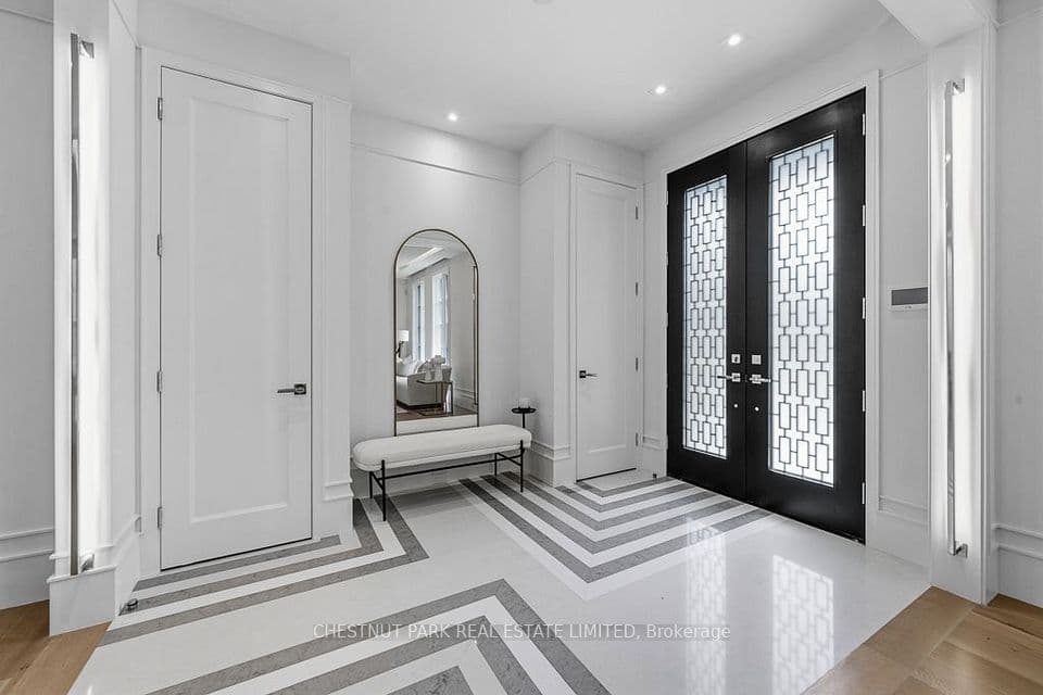 258 Cortleigh Boulevard, Toronto, ON M5N 1P7 – photo 2