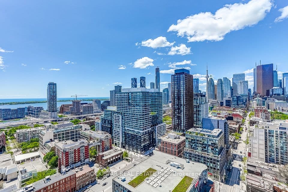 284 King Street E 2802, Toronto, ON M5A 1K4 – main photo