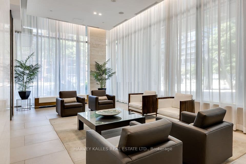 70 Roehampton Avenue 813, Toronto, ON M4P 1R2 – photo 3
