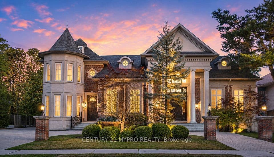 5 Saintfield Avenue, Toronto, ON M3C 2M4 – main photo