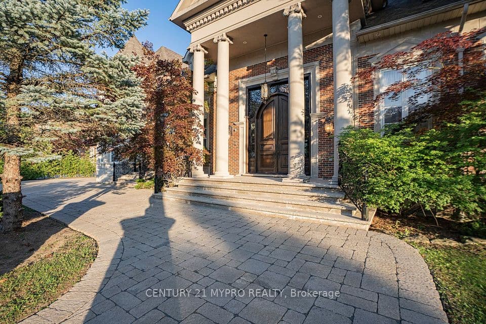 5 Saintfield Avenue, Toronto, ON M3C 2M4 – photo 3