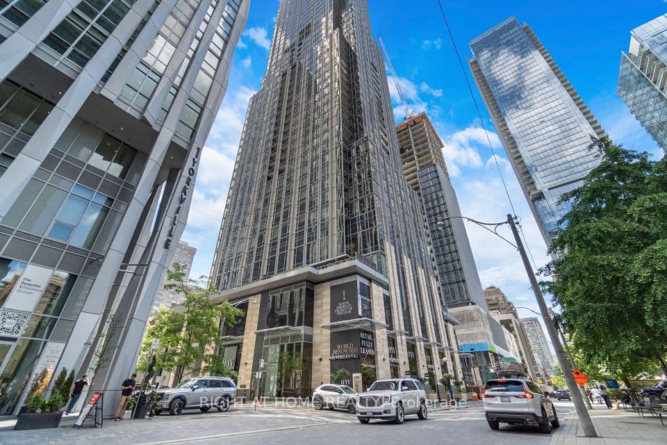 11 Yorkville Avenue 2113, Toronto, ON M4W 0B7 – main photo
