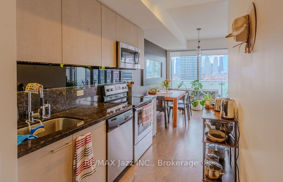 70 Distillery Lane 1409, Toronto, ON M5A 0E3 – photo 2