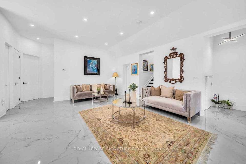 3 Pamcrest Drive, Toronto, ON M2M 2L9 – photo 2