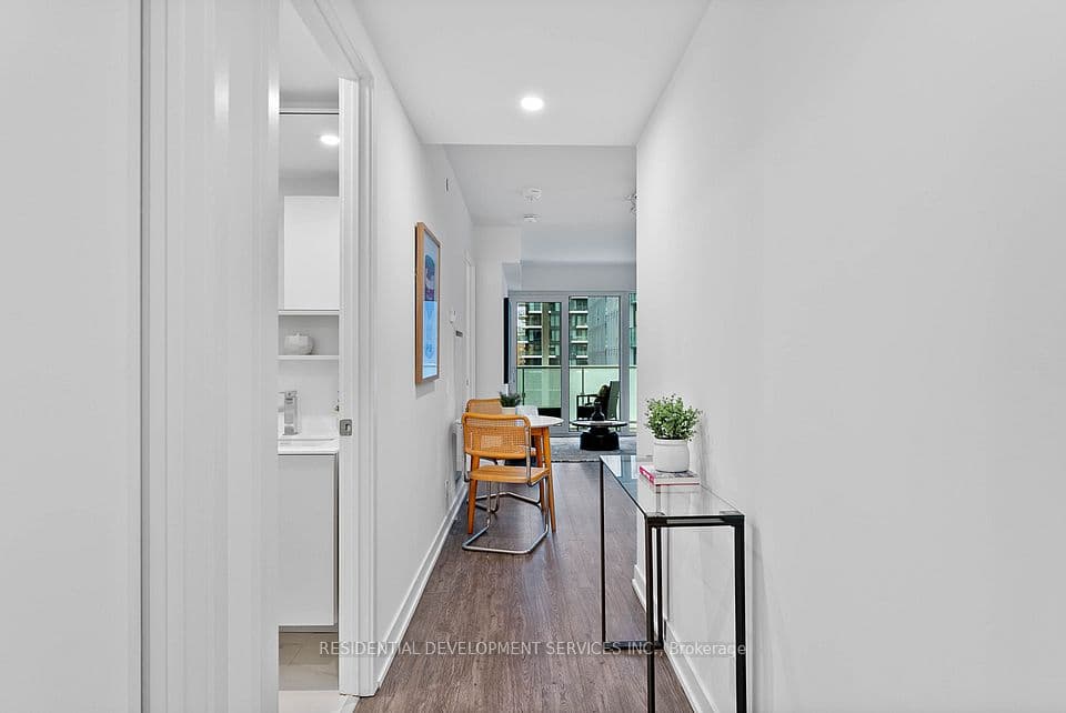 88 Queen Street 815, Toronto, ON M5C 0B6 – photo 2