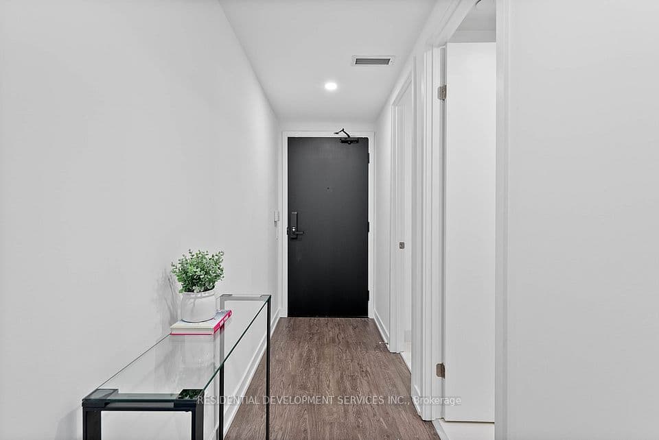 88 Queen Street 815, Toronto, ON M5C 0B6 – photo 3