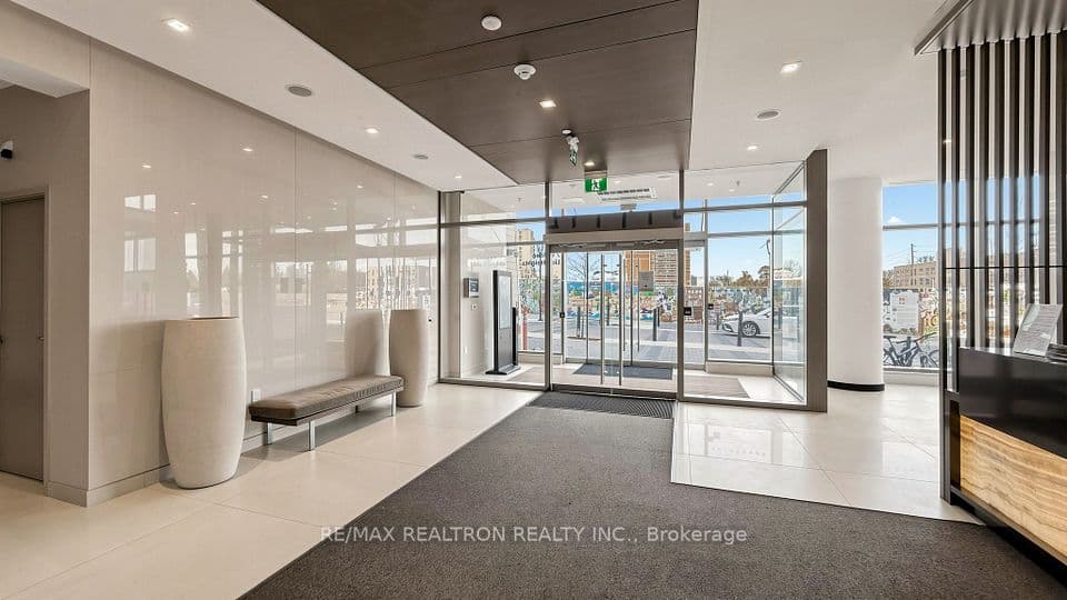 7 Golden Lion Heights N1105, Toronto, ON M2M 0C3 – photo 3