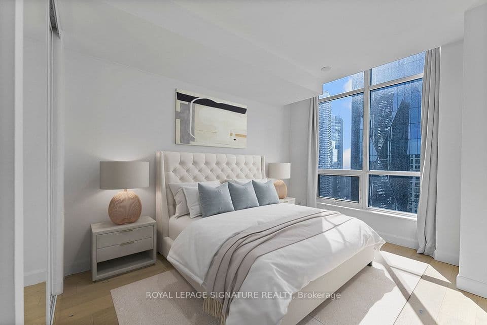 18 YONGE Street PH11, Toronto, ON M5E 1Z8 – photo 3