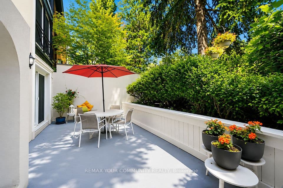 105 Heath Street 3, Toronto, ON M4V 1T5 – main photo