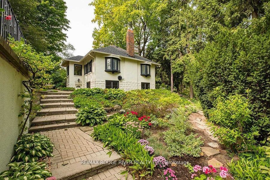 11 Donwoods Drive, Toronto, ON M4N 2E9 – photo 2