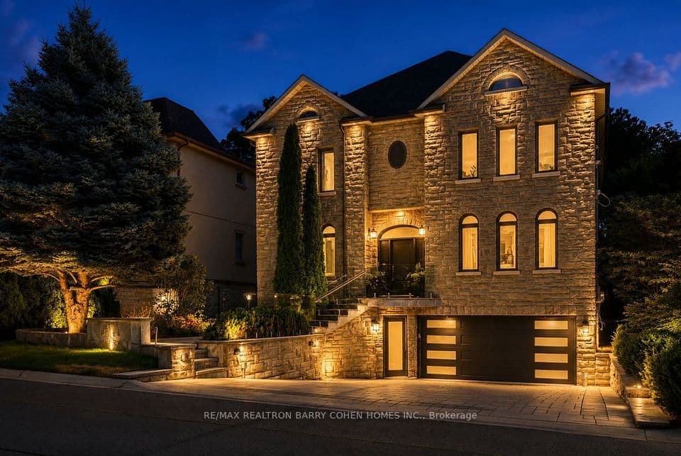 33 Munro Boulevard, Toronto, ON M2P 1C1 – photo 2