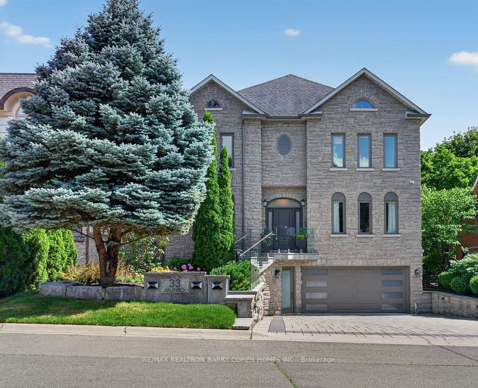 33 Munro Boulevard, Toronto, ON M2P 1C1 – main photo