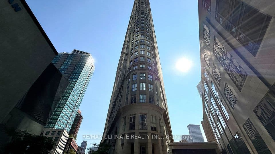 25 The Esplanade 913, Toronto, ON M5E 1W5 – main photo