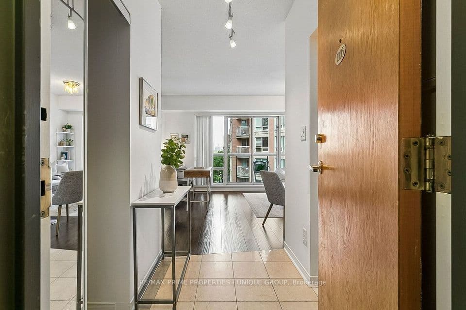 99 Hayden Street 1005, Toronto, ON M4Y 3B4 – photo 2