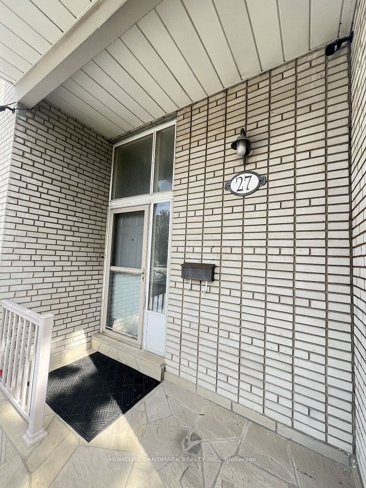 27 Tillplain Road, Toronto, ON M3H 5R1 – photo 3
