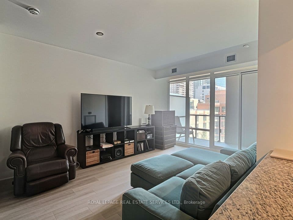 1 Bedford Road 701, Toronto, ON M5R 2B5 – main photo