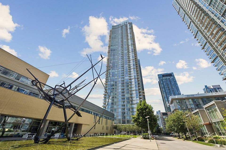 35 Mariner Terrace 1812, Toronto, ON M5V 3V9 – main photo
