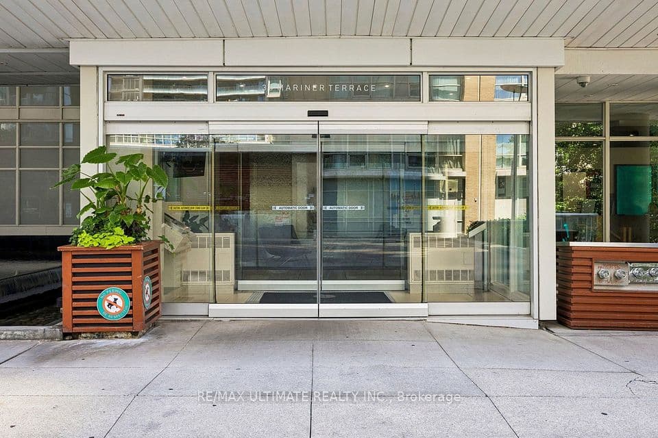 35 Mariner Terrace 1812, Toronto, ON M5V 3V9 – photo 3