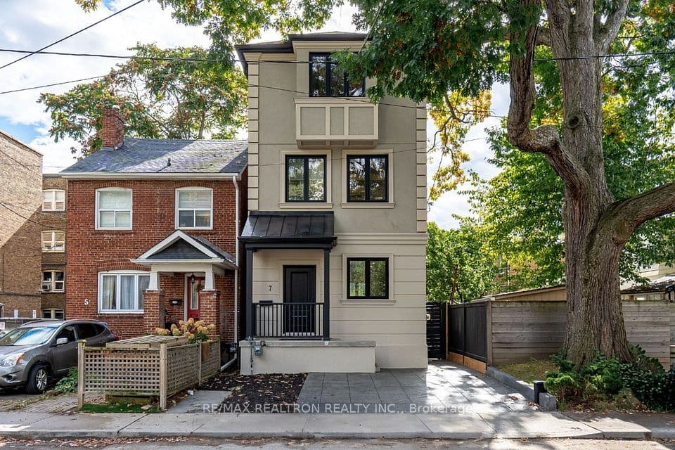 7 Louise Avenue, Toronto, ON M6C 1E3 – main photo