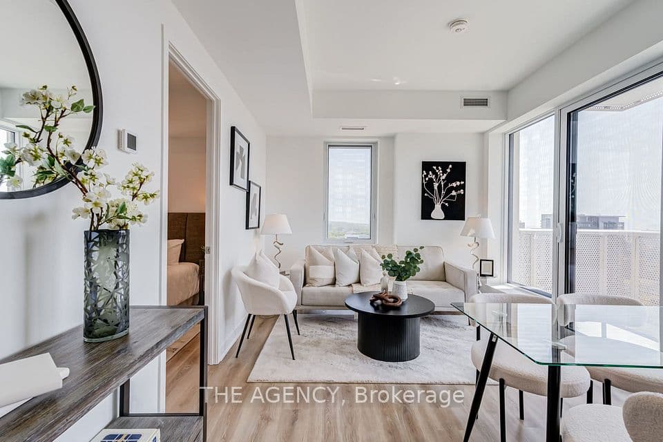 10 Oak Street 2403, Toronto, ON M5A 0Z1 – main photo