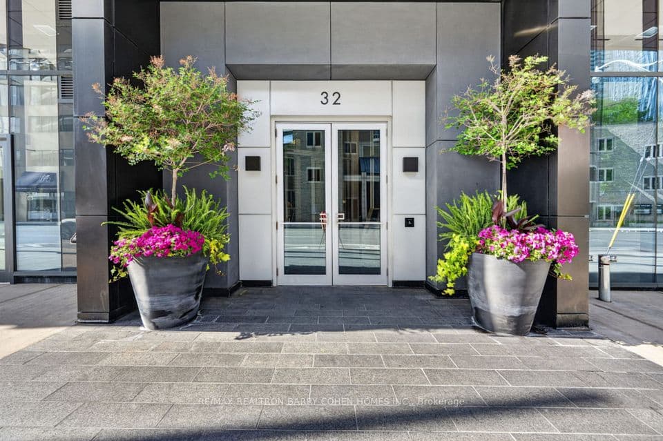 32 Davenport Road 303, Toronto, ON M5R 0B5 – photo 3