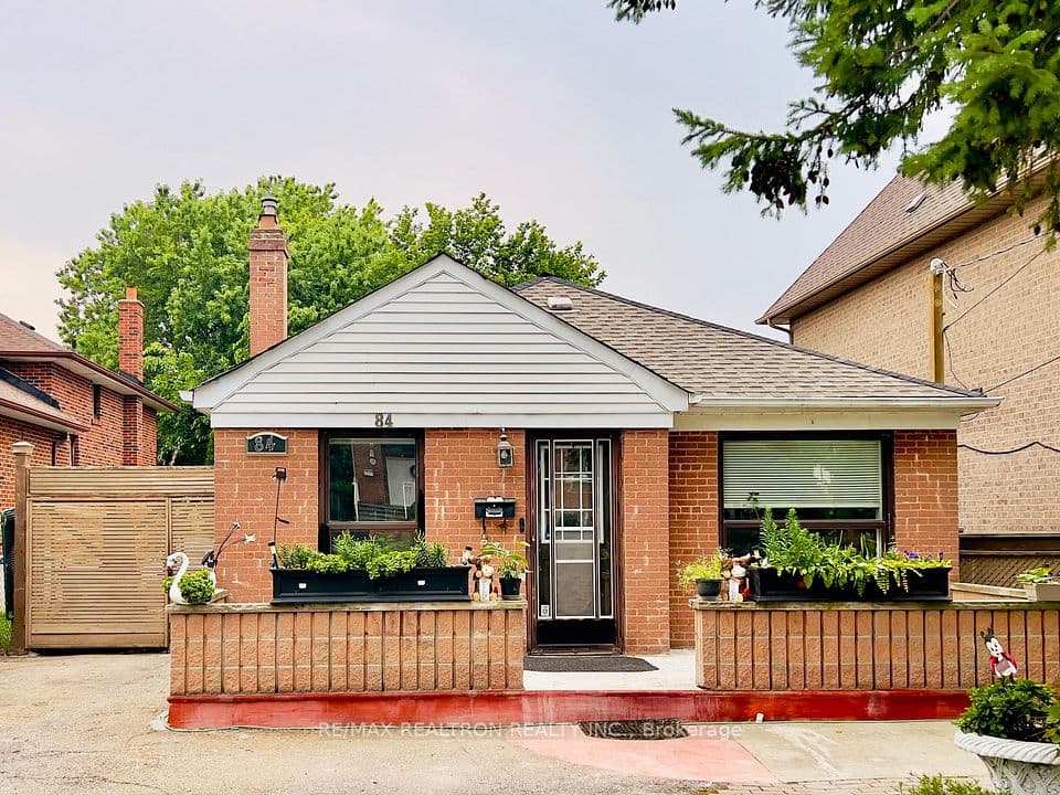 84 Ranee Avenue, Toronto, ON M6A 1N2 – main photo