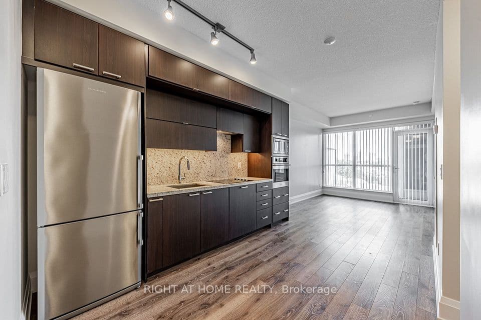120 Harrison Garden Blvd Boulevard 521, Toronto, ON M2N 0C2 – main photo