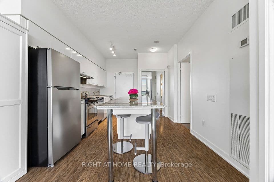 29 Singer Court 2306, Toronto, ON M2K 0B3 – photo 2