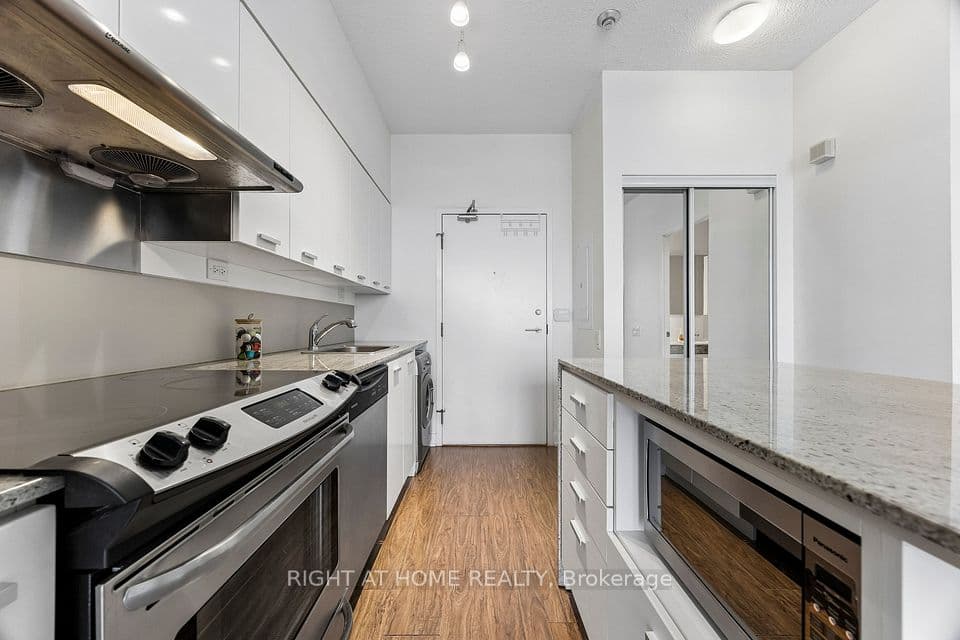 29 Singer Court 2306, Toronto, ON M2K 0B3 – photo 3