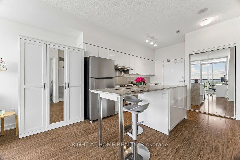 29 Singer Court 2306, Toronto, ON M2K 0B3 – main photo