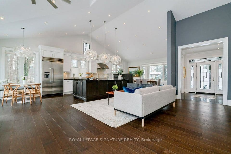 15 Sulkara Court, Toronto, ON M4A 2G8 – photo 2