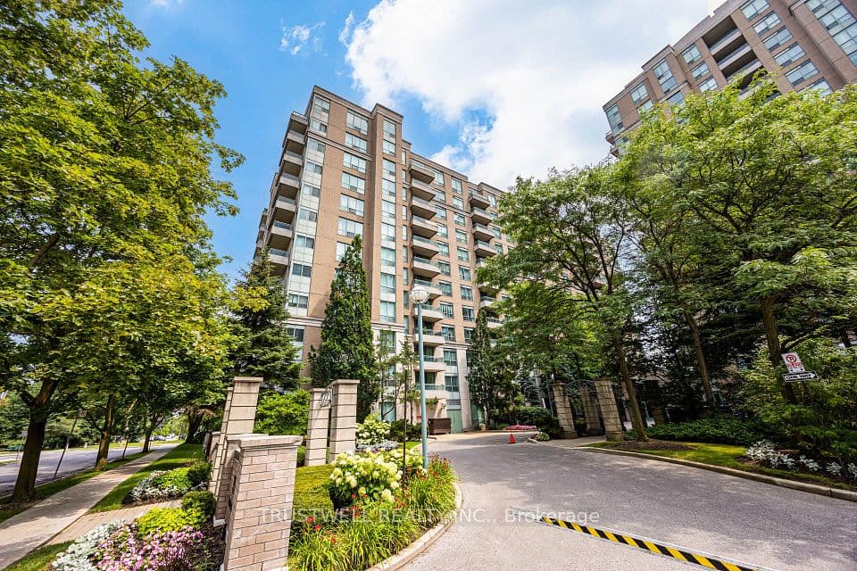 39 Pemberton Avenue 401, Toronto, ON M2M 4L6 – main photo