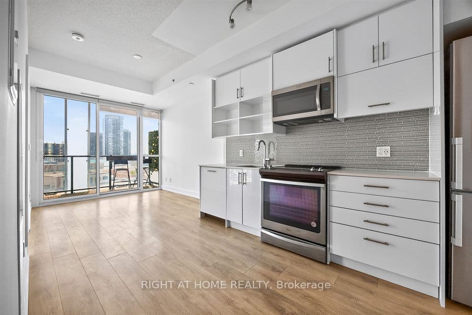 128 Fairview Mall Drive 712, Toronto, ON M2J 0E8 – main photo