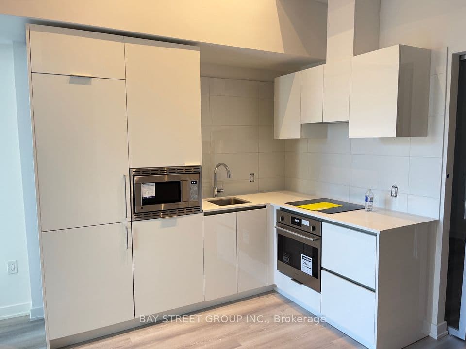 121 St Patrick Street 1116, Toronto, ON M5T 3C1 – photo 2