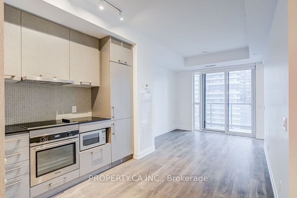 87 Peter Street 3715, Toronto, ON M5V 2G4 – main photo