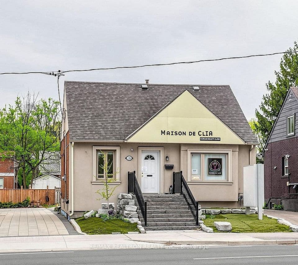 99 Sheppard Avenue E, Toronto, ON M2N 3A3 – main photo
