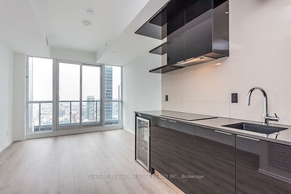 70 Temperance Street 4404, Toronto, ON M5H 0B1 – photo 3