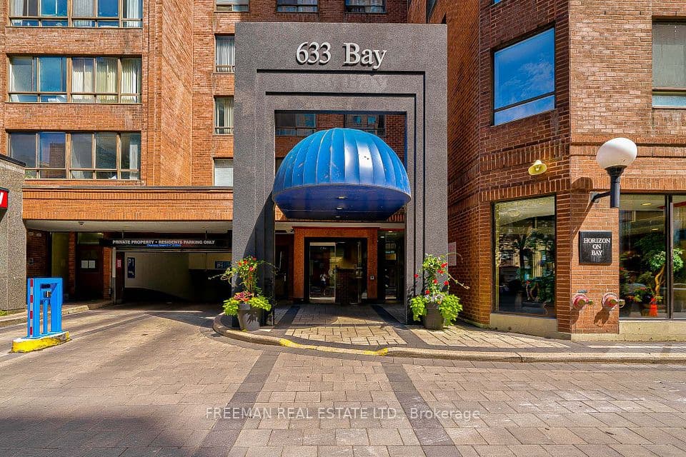633 Bay Street 2405, Toronto, ON M5G 2G4 – main photo