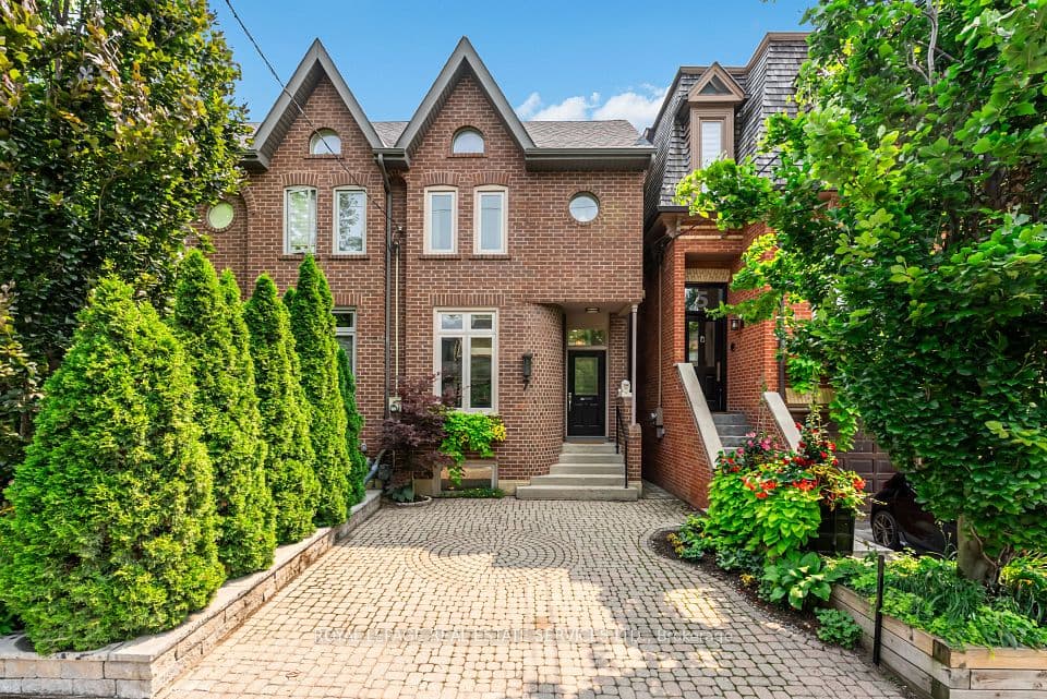 7 Bowman Street, Toronto, ON M4X 1V1 – main photo