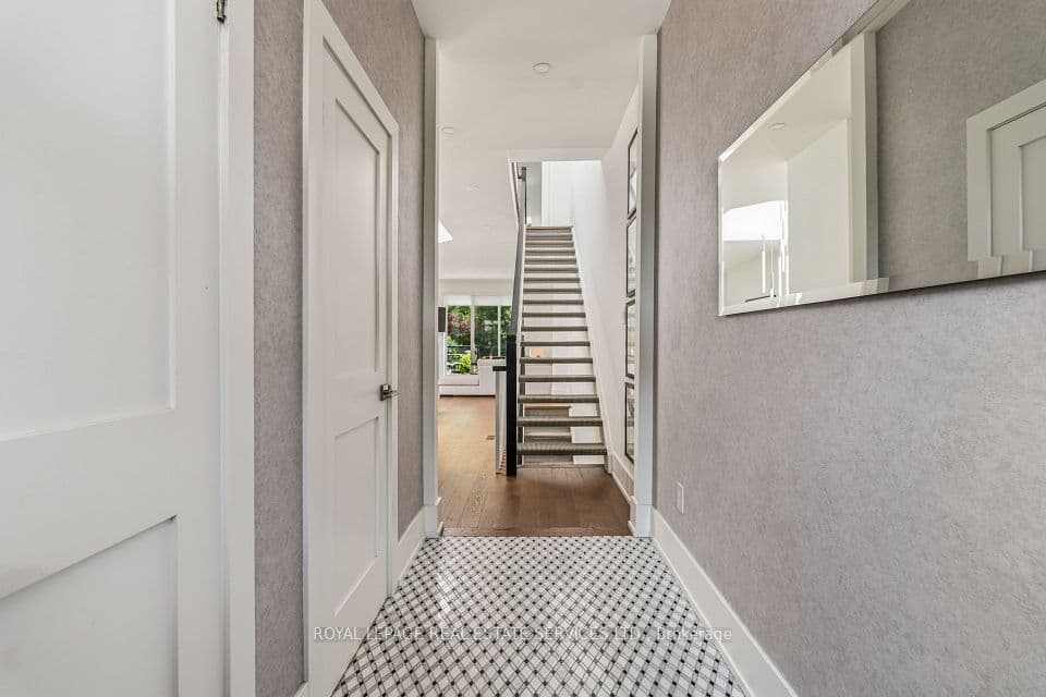 7 Bowman Street, Toronto, ON M4X 1V1 – photo 3