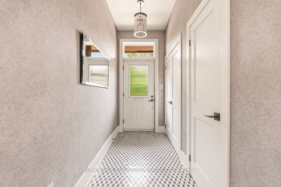 7 Bowman Street, Toronto, ON M4X 1V1 – photo 2