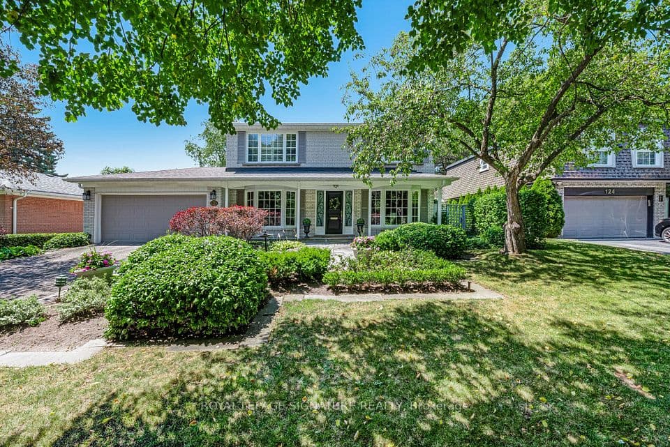 122 Fenn Avenue, Toronto, ON M2P 1X6 – main photo