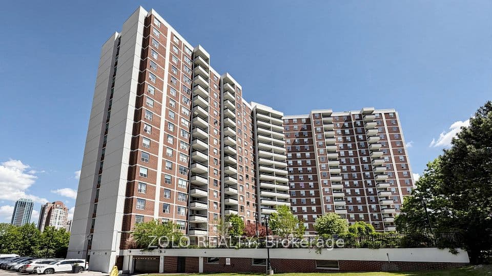 20 Edgecliff Golfway 915, Toronto, ON M3C 3A4 – main photo