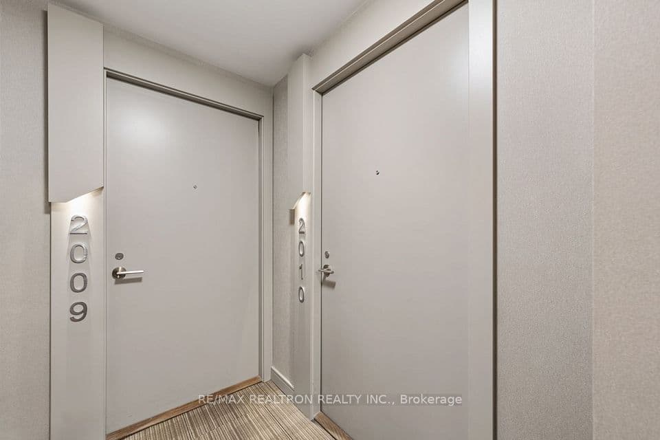 6 Sonic Way N2010, Toronto, ON M3C 0P1 – photo 3