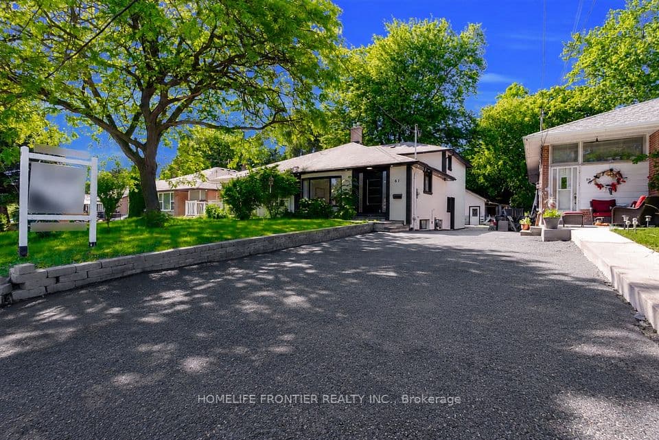 61 Sundial Crescent, Toronto, ON M4A 2J7 – photo 2