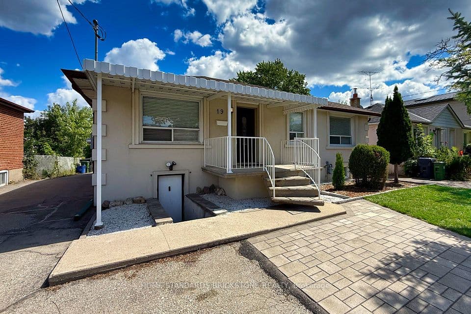 19 Granite Street, Toronto, ON M3H 3K1 – photo 2