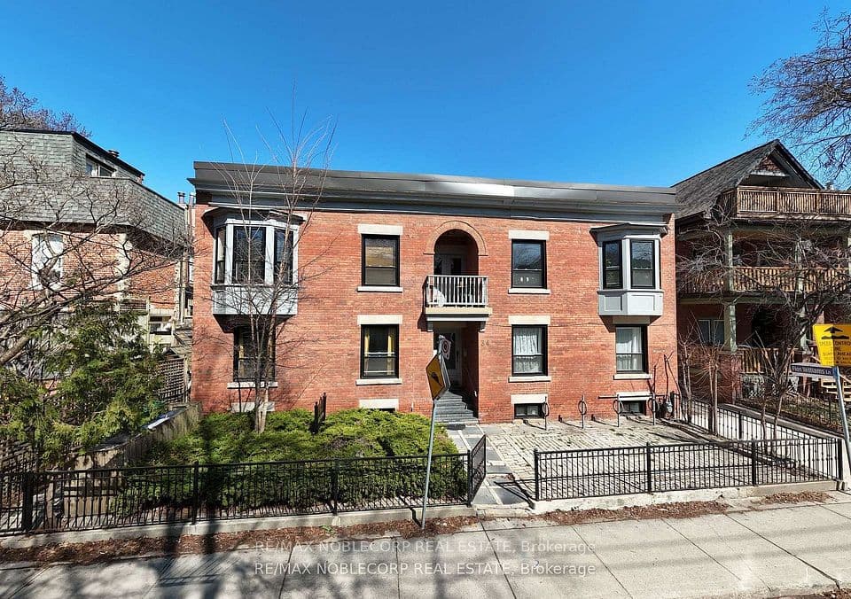 34 Winchester Street, Toronto, ON M4X 1A7 – main photo