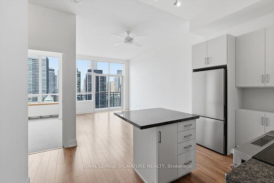 28 Linden Street PH7, Toronto, ON M4Y 0A4 – main photo