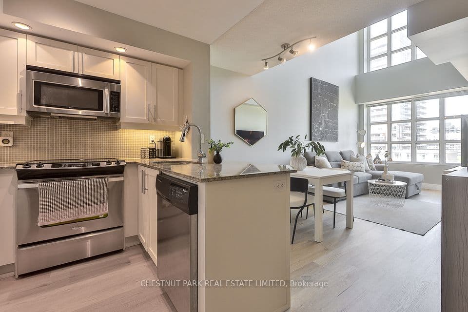 65 East Liberty Street 913, Toronto, ON M6K 3R2 – photo 2