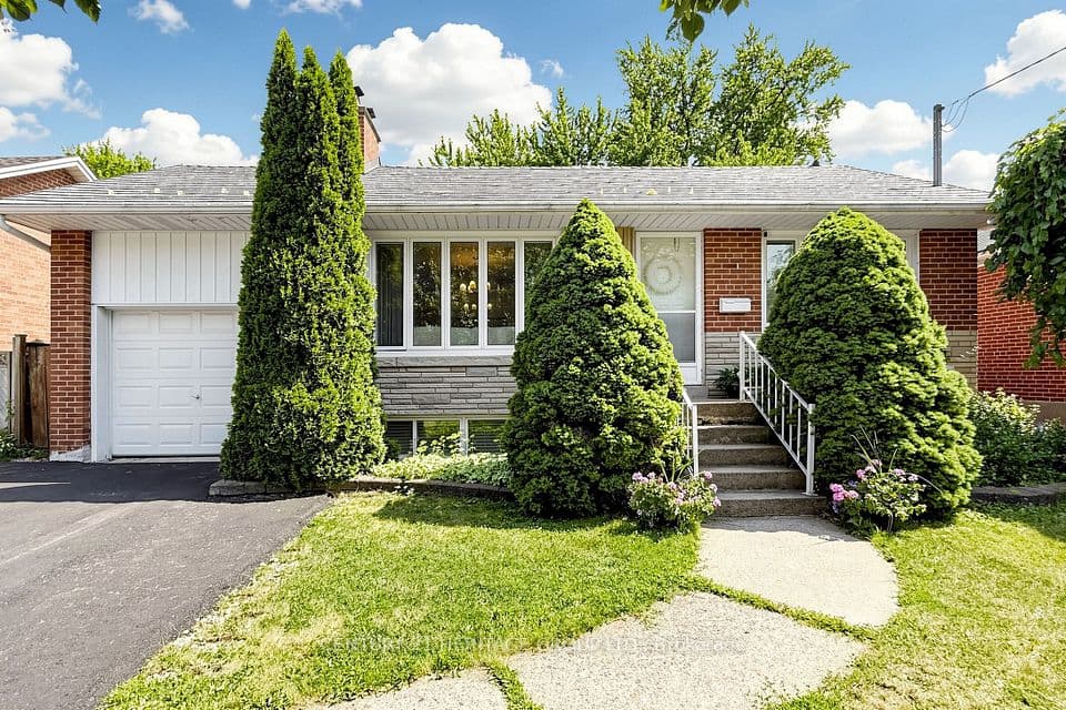 11 Elynhill Drive, Toronto, ON M2R 1C5 – photo 2